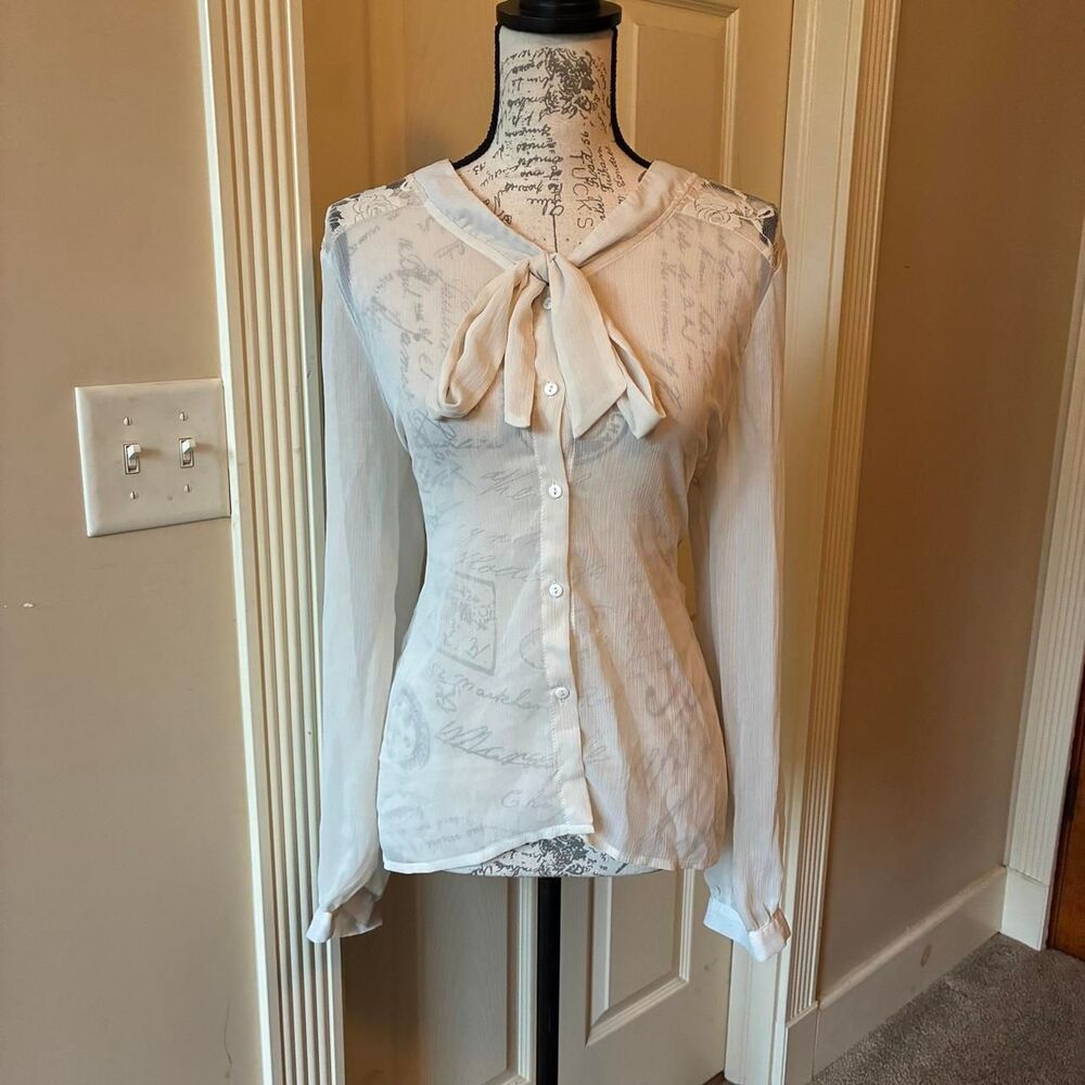 Unbranded Women's White and Cream Blouse